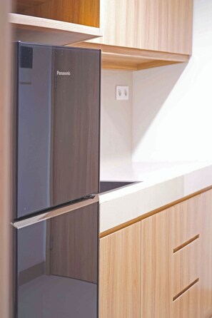 Private kitchen - Modern Style Suite at Embarcadero Apartment Bintaro (South Tangerang)