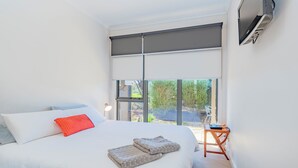 Leilighet – standard, balkong, hageutsikt