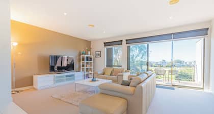 3 Bedroom Townhouse - Pool Access