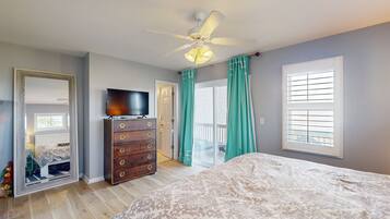 5 bedrooms, iron/ironing board, internet, bed sheets