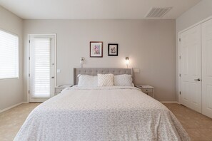 4 bedrooms, desk, iron/ironing board, free WiFi