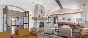 Quiet Sonoran Foothills: Pet-Friendly, Basketball, Pickleball, Pool & Sleeps 8