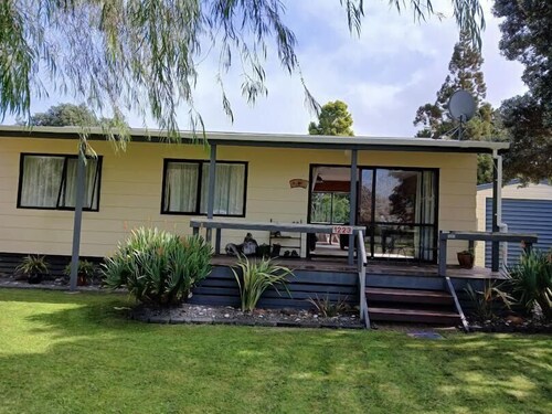 Hosts on the Coast Happy Days on the 7th