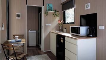 Fridge, microwave, stovetop, toaster