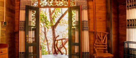 Tree House | Soundproofing, free WiFi, bed sheets