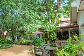 Front of property - Dudley Nature Resort  (Habarana)