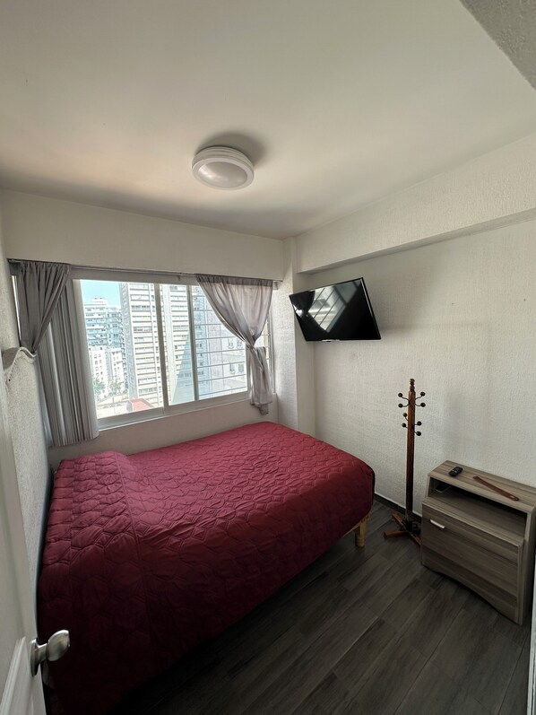 2 室のベッドルーム、アイロン / アイロン台、WiFi、ベッドシーツ