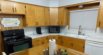 2-Bed, 1-Bath Quiet Home near MTB trails, city parks, ATV Trails, National Parks