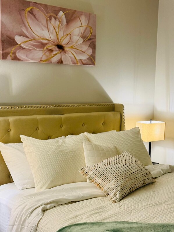 2 bedrooms, iron/ironing board, WiFi, bed sheets