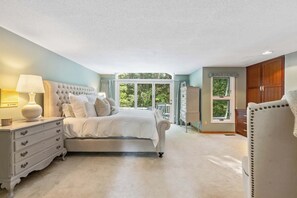 4 bedrooms, desk, iron/ironing board, travel cot - Bufflehead Hideaway | Walk to Restaurants, Galleries, and Boutique Shops. (Kennebunk)