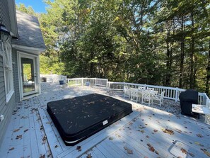 Outdoor dining - Bufflehead Hideaway | Walk to Restaurants, Galleries, and Boutique Shops. (Kennebunk)