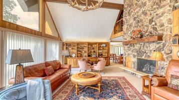 Smart TV, fireplace, offices