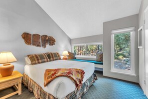 2 bedrooms, WiFi, bed sheets - Carnelian Bay 2BR + Loft, Near Beach & Trails (Carnelian Bay)