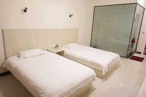 Unclassified image, 5 of 44, button - Civil rights Holiday Inn (Minquan)
