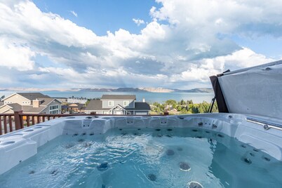 Pet Friendly • Volleyball • Arcades • Hot Tub