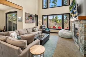 TV, peis og bordtennis