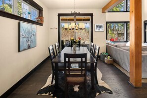 Dining - Family-friendly home with firepit, game room, gas grill and private hot tub (Cle Elum)
