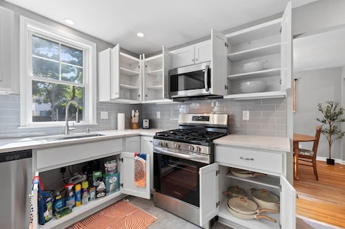 Minutes from UofR- Large 3BDRM!