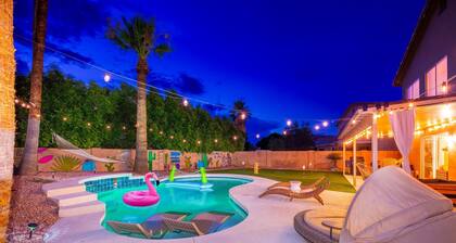 Saguaro Spa Retreat: Heated Pool, Spa, Golf, Pool Table, Massage Chair,Sleeps 14