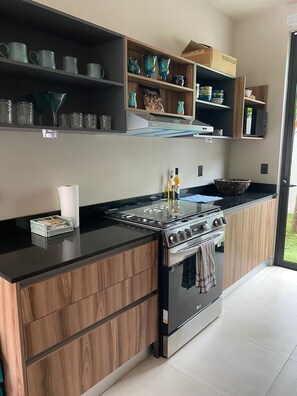Micro-ondas, fogão, cooktop