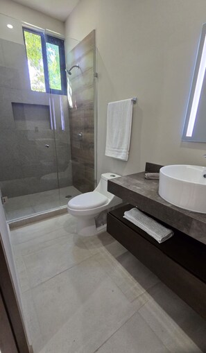 Shower, hair dryer, bidet, towels - Family size spacious paradise by the sea with a private rooftop pool! (playa del carmen)