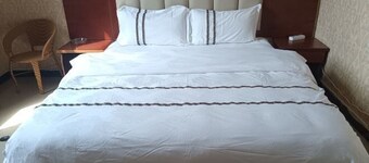 Qujing Xingwang Hotel