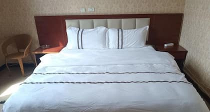 Qujing Xingwang Hotel