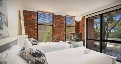 Coastal Dream | Bush Walks & Beach in Ocean Grove