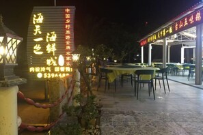 Outdoor dining - Jiaoyi Seaview Hotel (Taishan)