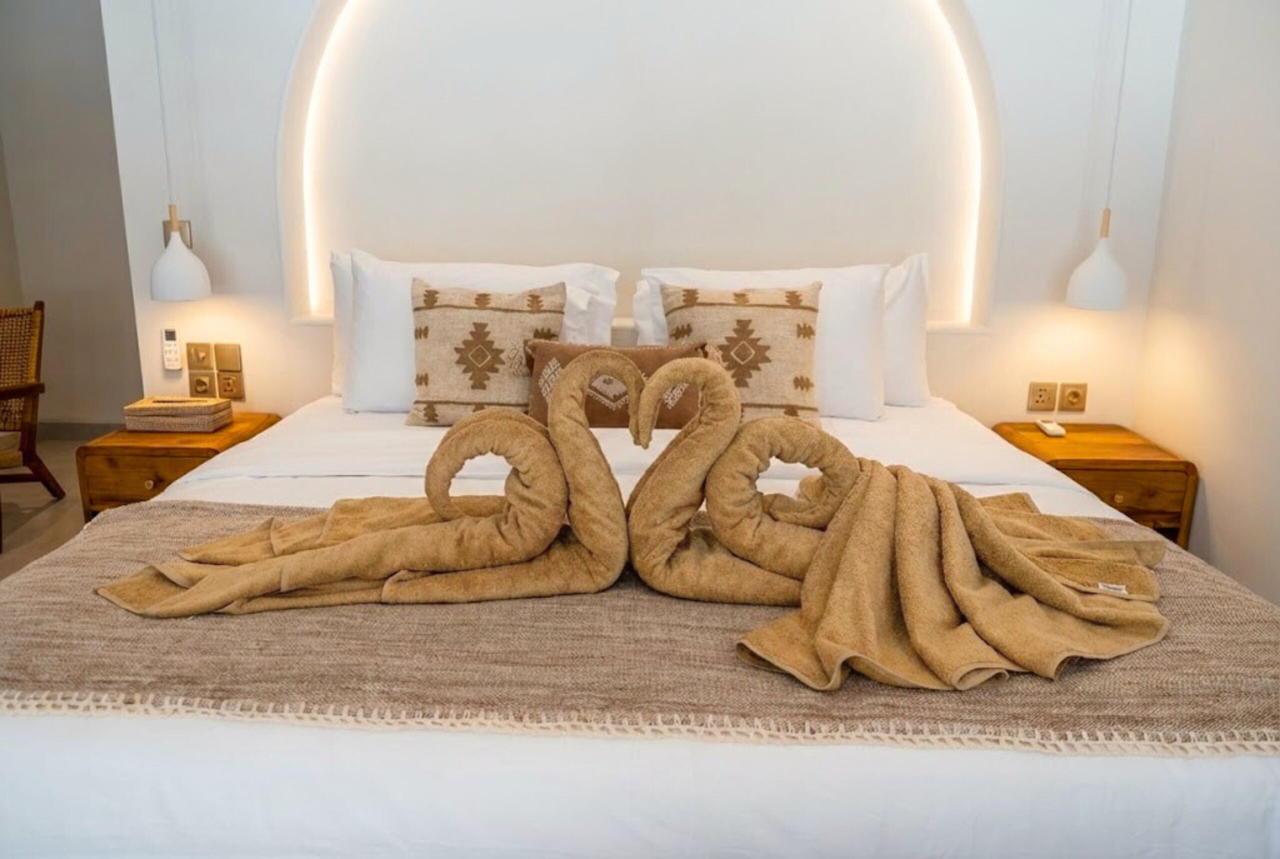 Minibar, coffres-forts dans les chambres, bureau