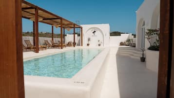 Kolam renang outdoor