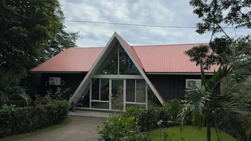 Comfort Cabin, 2 Bedrooms, Mountain View | 3 bedrooms, desk, laptop workspace, free WiFi