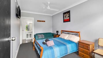 Double Room, Ensuite | Bed sheets