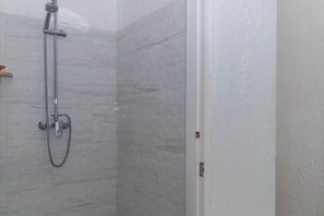 Room - Loccal Collection Hotel Komodo (Labuan Bajo)