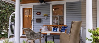 Steps to Marinas & Shops w Parking in Eastport