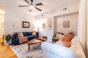 Unclassified image, 5 of 50, button