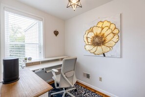 Interior - Steps to Marinas & Shops w Parking in Eastport (Annapolis)