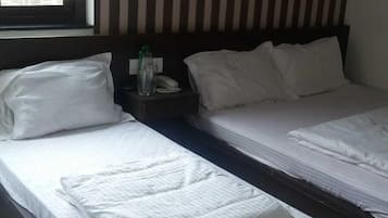 Escritorio, espacio para trabajar con un portátil, wifi gratis