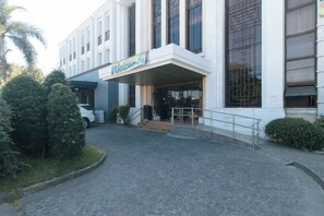 Unclassified image, 5 of 18, button - Bliss Hotel San Fernando Pampanga City (San Fernando)