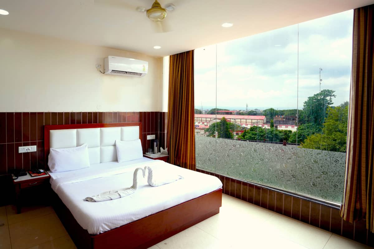 Deluxe Room, City View