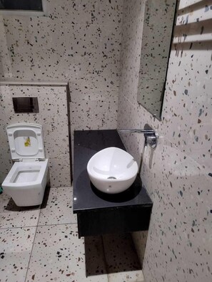 Standard-Doppelzimmer | Badezimmer