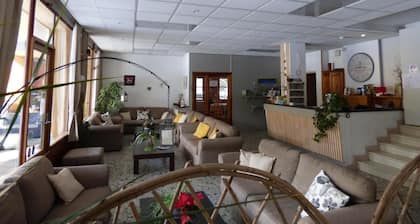 Logis Hotel La Cremaillere St Bonnet