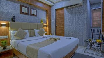 In-room safe, blackout curtains, soundproofing, iron/ironing board