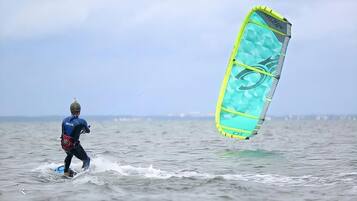 Selancar/boogie boarding