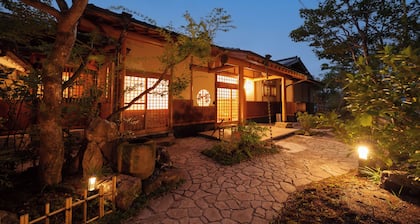 Yufuin Geihinkan Torigoebettei