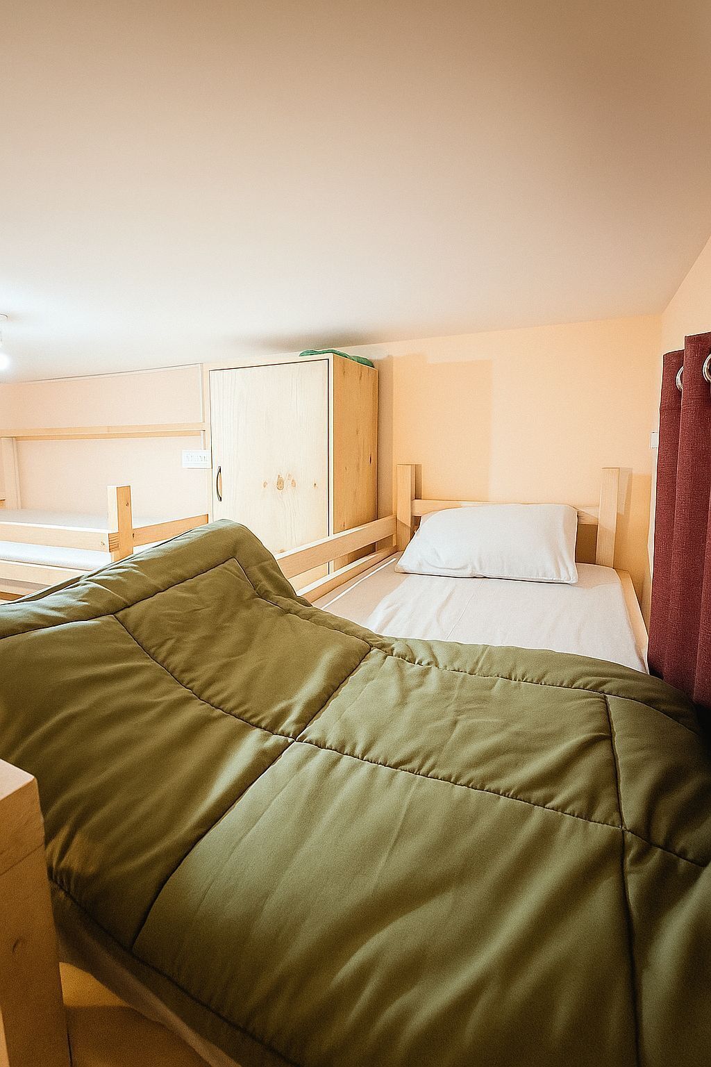 Luxury Room | Egyptian cotton sheets, premium bedding, memory foam beds, desk