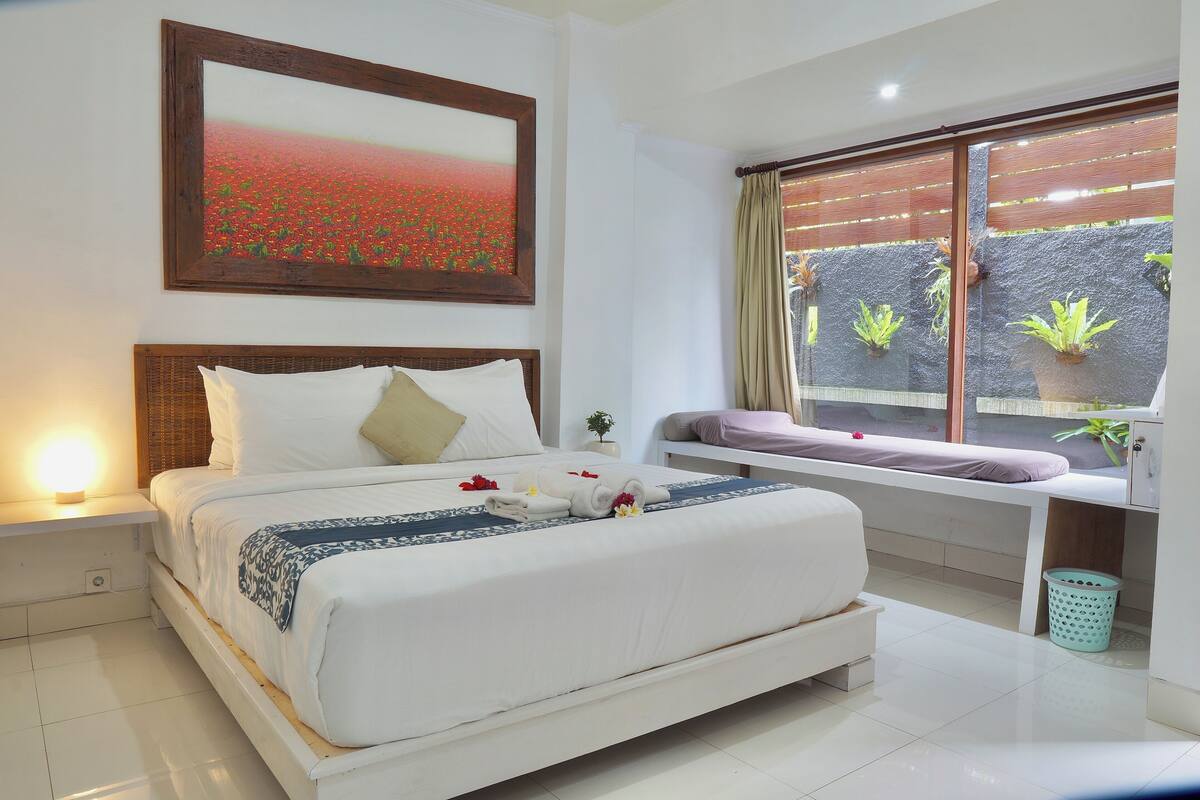 Superior Room | 1 bedroom, desk, free WiFi, bed sheets