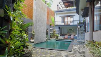 Alberca al aire libre