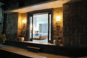 Fjölskylduherbergi - svalir | 1 svefnherbergi, skrifborð, ókeypis þráðlaus nettenging, rúmföt