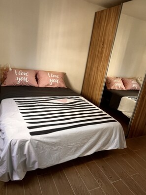 3 bedrooms, WiFi, bed sheets